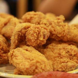 扒开女人内裤猛进猛出流出白液视频
